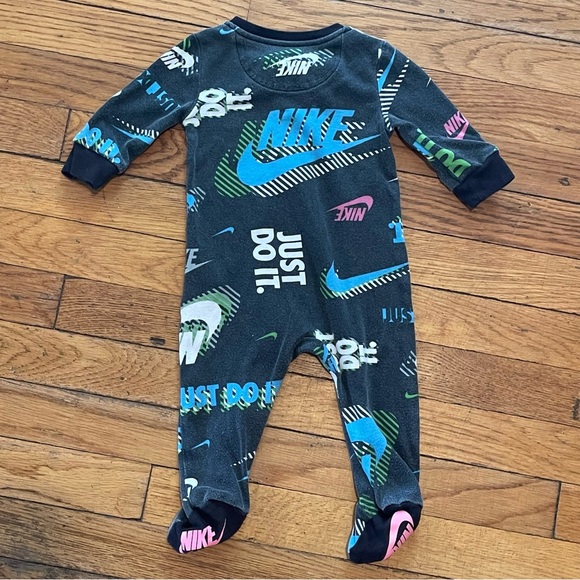 Nike Sleeper, Size 6 Months - Picture 7 of 7